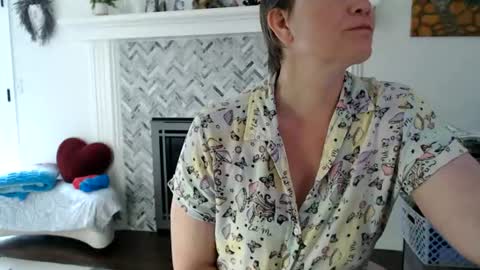 Aurora Willows online show from 18, 6, 2026