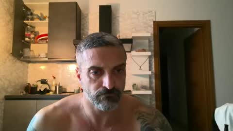 Nik online show from 2, 1, 2025
