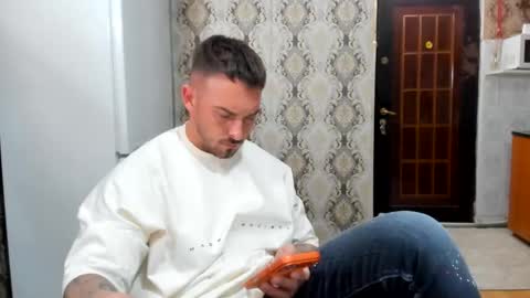 2sexymuscles online show from 28, 5, 2026