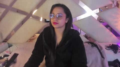 Caroline Sweet online show from 13, 12, 2024