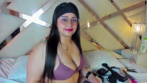 Caroline Sweet online show from 18, 12, 2024