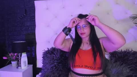 Caroline Sweet online show from 8, 1, 2025