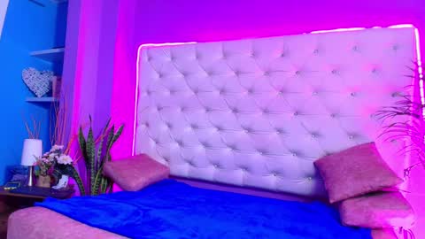 Caroline Sweet online show from 20, 1, 2025