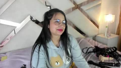 Caroline Sweet online show from 25, 1, 2025