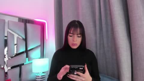 _valeria_saenz_ online show from 13, 6, 2026
