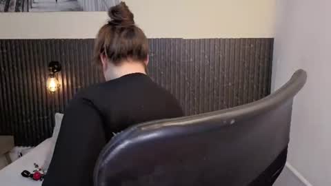 Abby Lee  online show from 20, 6, 2026