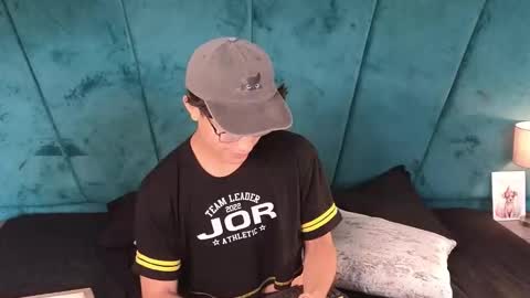 Aaron Ezequiel online show from 1, 5, 2026