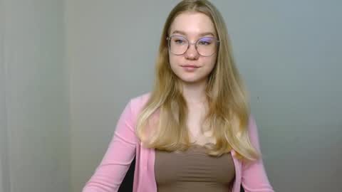 Snapshot of abbymoore__ chatting on 29, 3, 2026 Abby Lovense is active online show from 29, 3, 2026