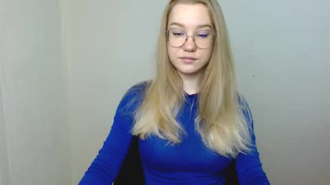 Snapshot of abbymoore__ chatting on 20, 4, 2026 Abby Lovense is active online show from 20, 4, 2026