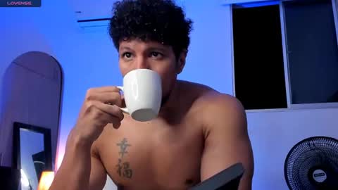 adambrocs1 online show from 17, 6, 2026
