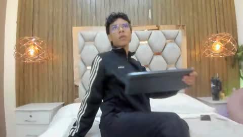 Adams Bobby online show from 18, 6, 2026