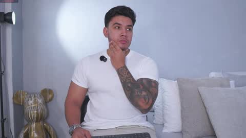 Adan Johns online show from 7, 6, 2026