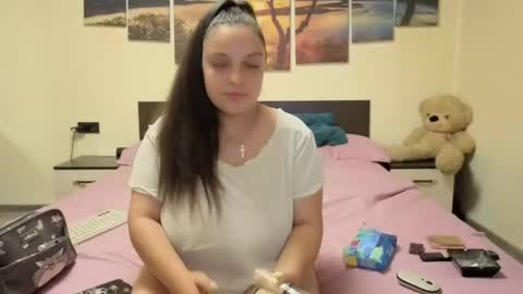 Adellineee online show from 9, 6, 2026