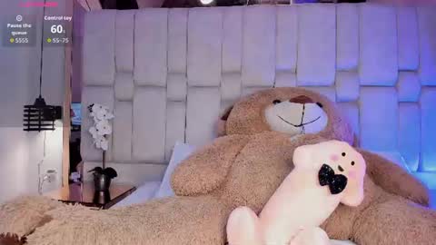 agathauwudoll online show from 13, 6, 2026