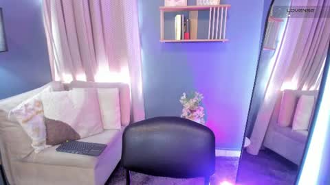 Snapshot of alaiasmile_ chatting on 19, 6, 2026 online show from 19, 6, 2026