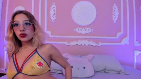alannamilan online show from 27, 6, 2026