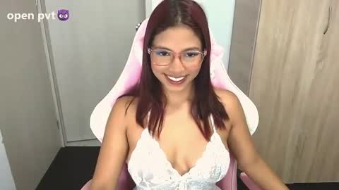 Aleja Harker  online show from 17, 6, 2026