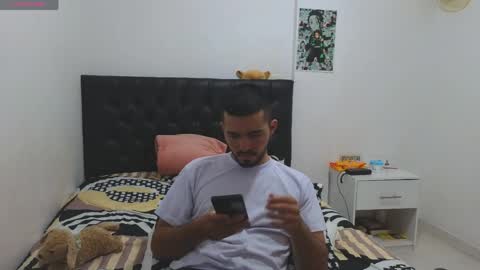 alejandroo_7 online show from 28, 4, 2026