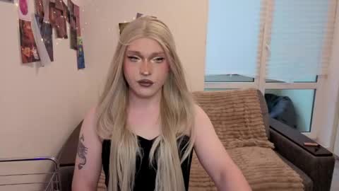 ALENA  INDEPENDENT MODEL online show from 22, 5, 2026