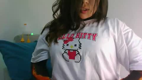QUEEN OFF MILk  IM BACK  15 NOV online show from 12, 5, 2026