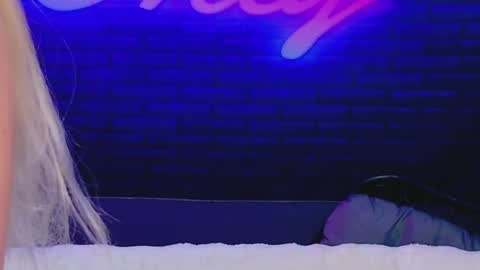 alessiacroft online show from 9, 6, 2026