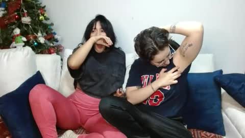 Julieta Long hair and Alex short hair online show from 22, 12, 2024