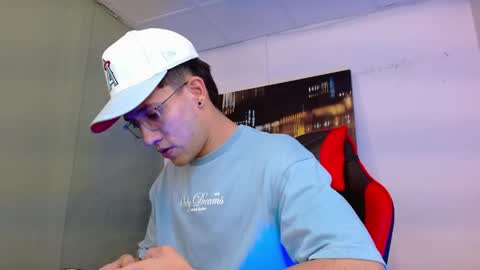 alexgiraldo__ online show from 26, 5, 2026