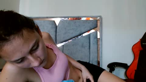 Snapshot of alexvsluisa chatting on 10, 6, 2026 alex y luisa online show from 10, 6, 2026