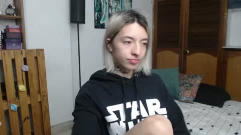 alicee_logan_ online show from 16, 6, 2026