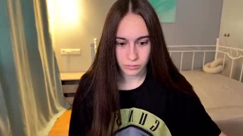 Snapshot of alicekollt chatting on 25, 6, 2026 alicekollt online show from 25, 6, 2026