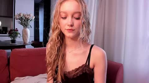 Snapshot of alicemelison chatting on 5, 4, 2026 Serena online show from 5, 4, 2026