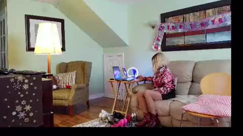 Alicia deHart  Help me reach 1000 Followers. Its FREE online show from 21, 6, 2026