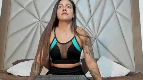 Snapshot of allison_owenns chatting on 8, 7, 2026 Allison Owenns online show from 8, 7, 2026