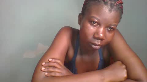 Snapshot of am_creme_delight chatting on 28, 5, 2026 am_creme_delight online show from 28, 5, 2026
