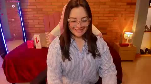 Hi Im AmaiaHelp me reach 100 likes online show from 14, 6, 2026