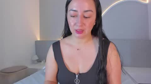 Snapshot of amanda_benz_ chatting on 9, 6, 2026 amanda_benz_ online show from 9, 6, 2026