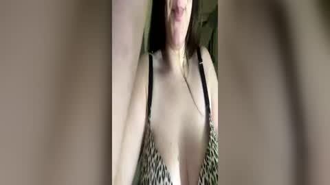 amberkni online show from 22, 6, 2026