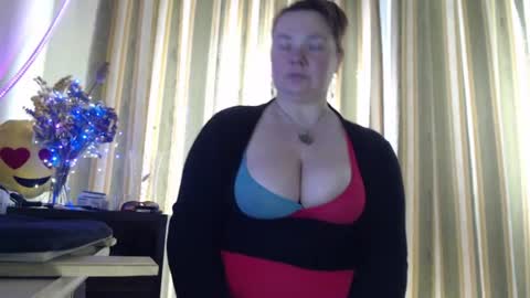 amorelara online show from 15, 6, 2026