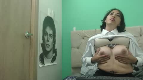 Snapshot of amoremerchmar chatting on 26, 6, 2026 amoremerchmar online show from 26, 6, 2026