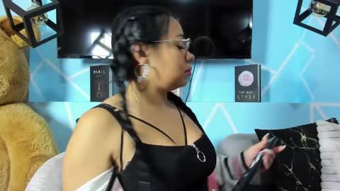 Emy Noa  online show from 7, 6, 2026