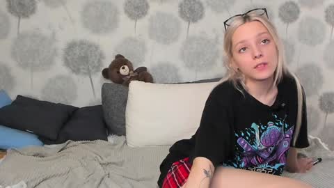 andneveragain online show from 22, 1, 2025