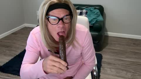 Imdrsuki online show from 17, 6, 2026