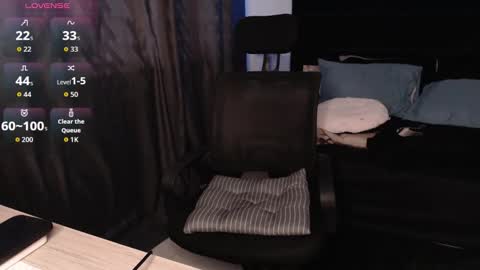 Snapshot of andrewmhilton_ chatting on 10, 2, 2026 andrewmhilton_ online show from 10, 2, 2026