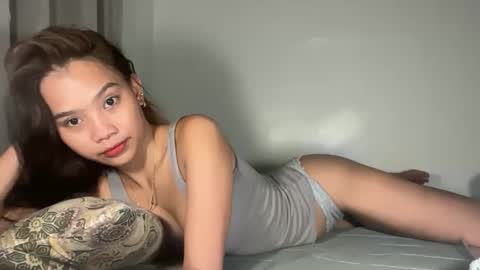 Snapshot of angel_petite07 chatting on 6, 4, 2026 angel_petite07 online show from 6, 4, 2026