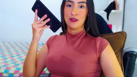 Snapshot of angie_dreamgirl chatting on 8, 6, 2026 IG angie dreamgirl01 online show from 8, 6, 2026
