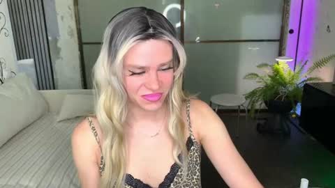 anjalin_sososok online show from 22, 6, 2026
