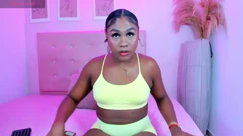 annie_dolce_ online show from 11, 6, 2026