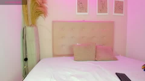annie_dolce_ online show from 26, 6, 2026