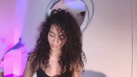 AntonellaHall  online show from 2, 7, 2026
