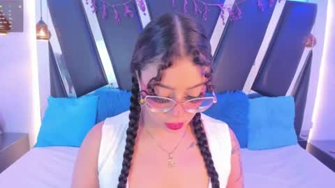 A N T O N E L L E  online show from 23, 6, 2026